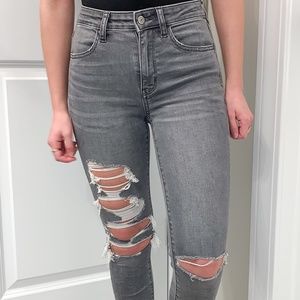 AMERICAN EAGLE gray ripped jeans